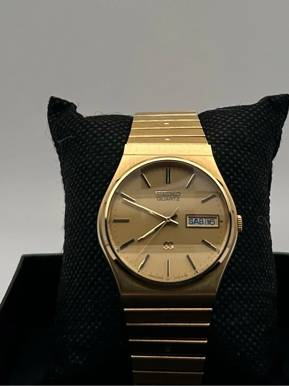 Seiko SQ Men’s Gold Tone Watch Gold Dial Quartz 34mm Watch 6923-7099 New Battery